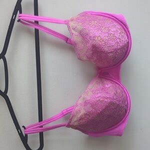 Victoria's Secret. Padded Dual-Strap Balconette Bra. Size 38D.